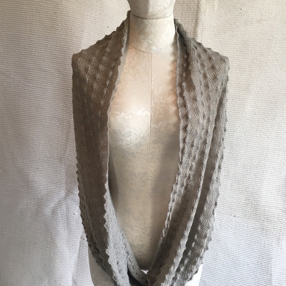 Anthropologie Infinity Scarf Echo The Tube Crochet NWT Grey Tan Neutral - Picture 6 of 8